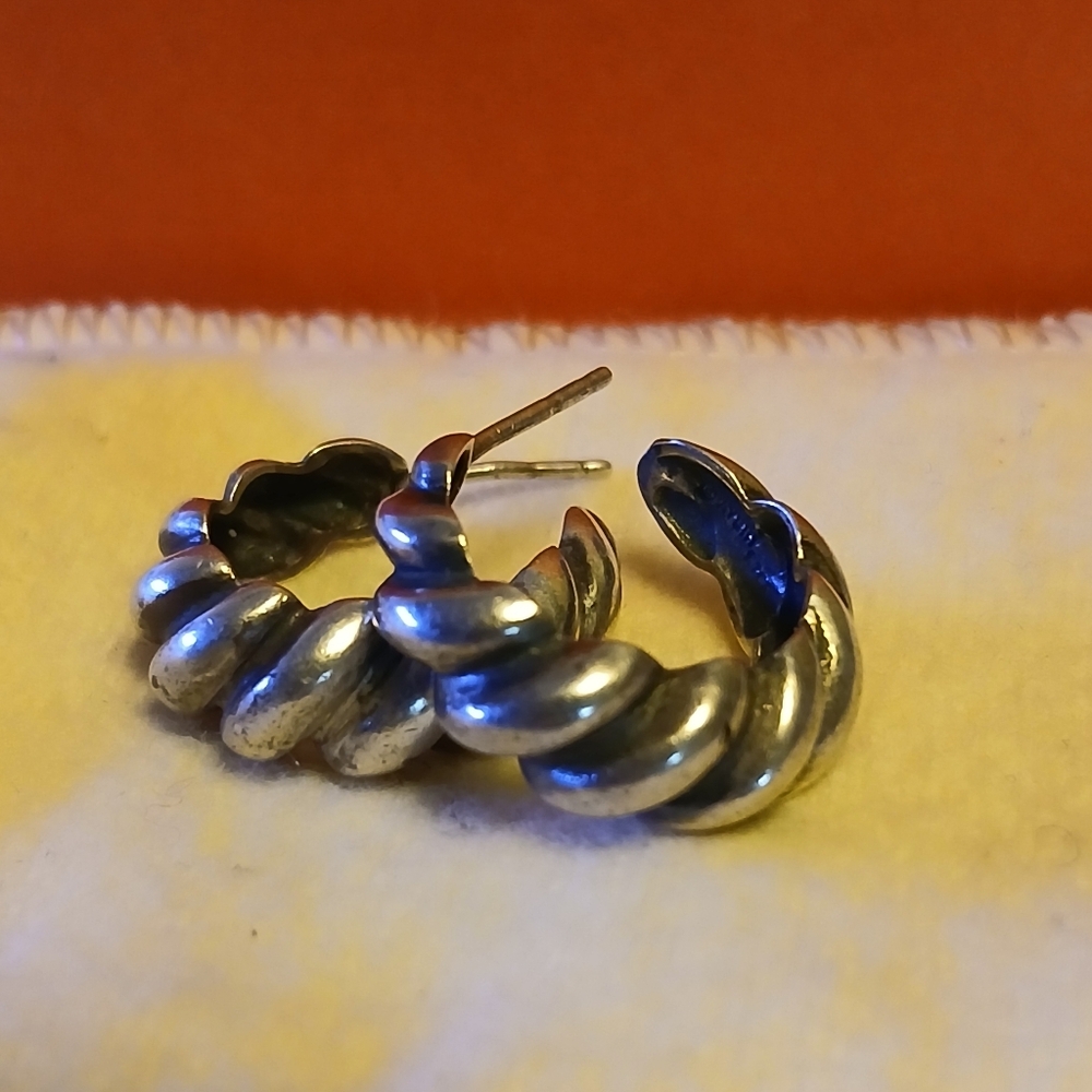 Retired James Avery Fluted Loop Ear Posts - image 1